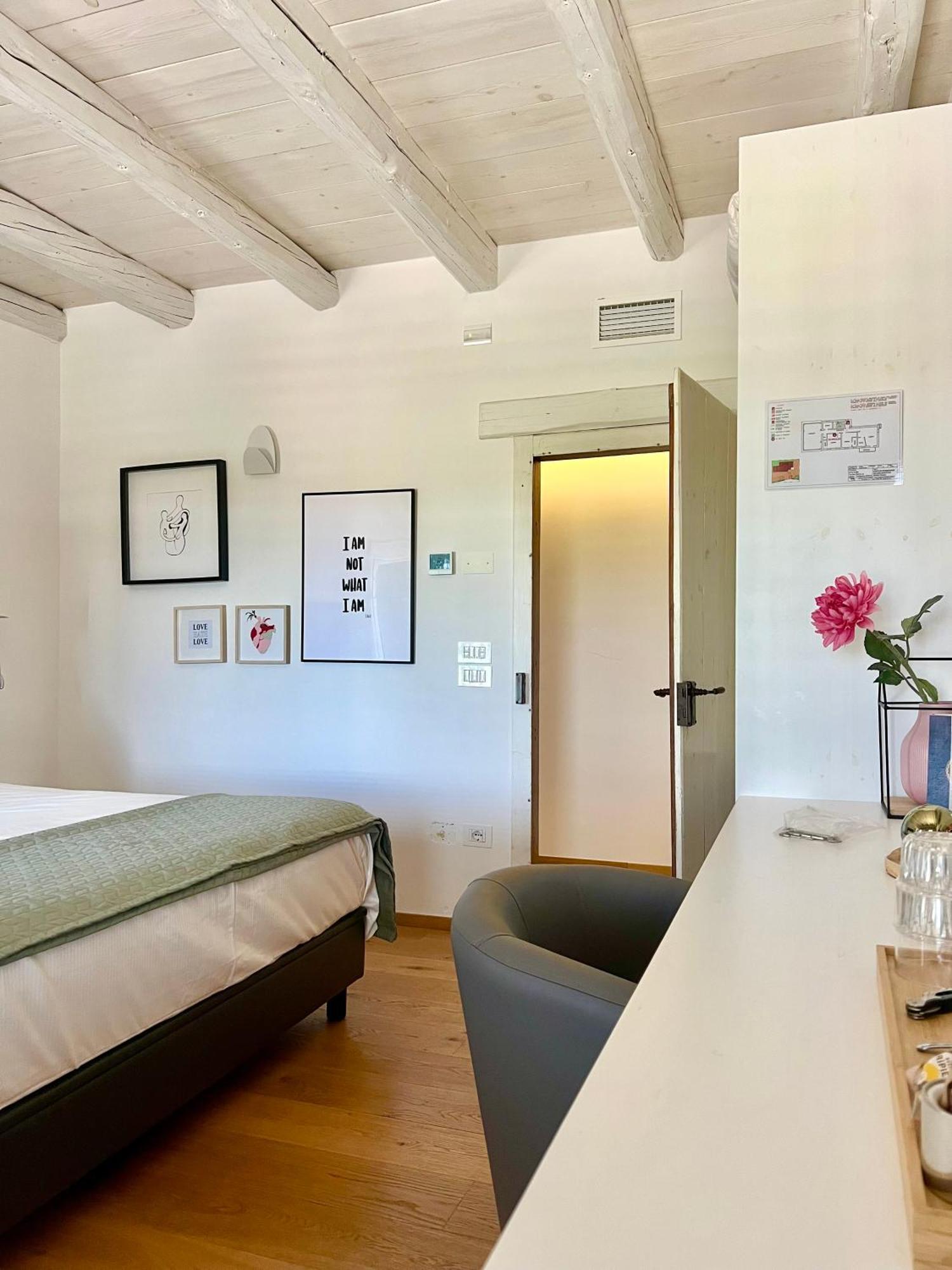 B&B La Corte Dei Vizi Clauiano Exterior photo